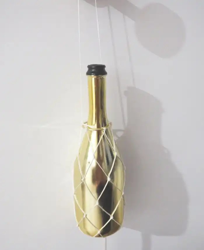 A special wine bottle holder