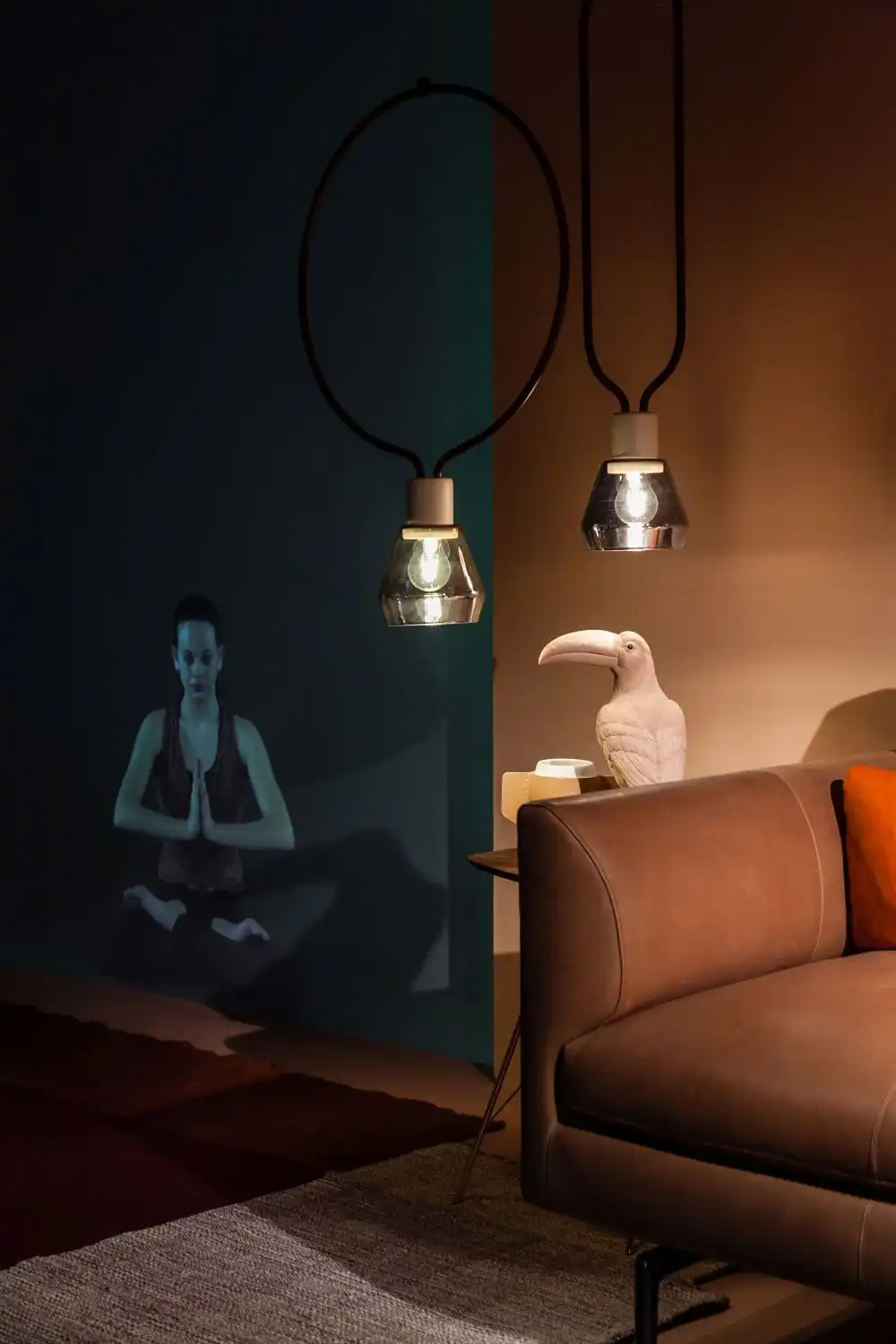 Accent light for sidetable