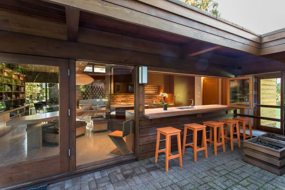Accordion windows outdoor bar