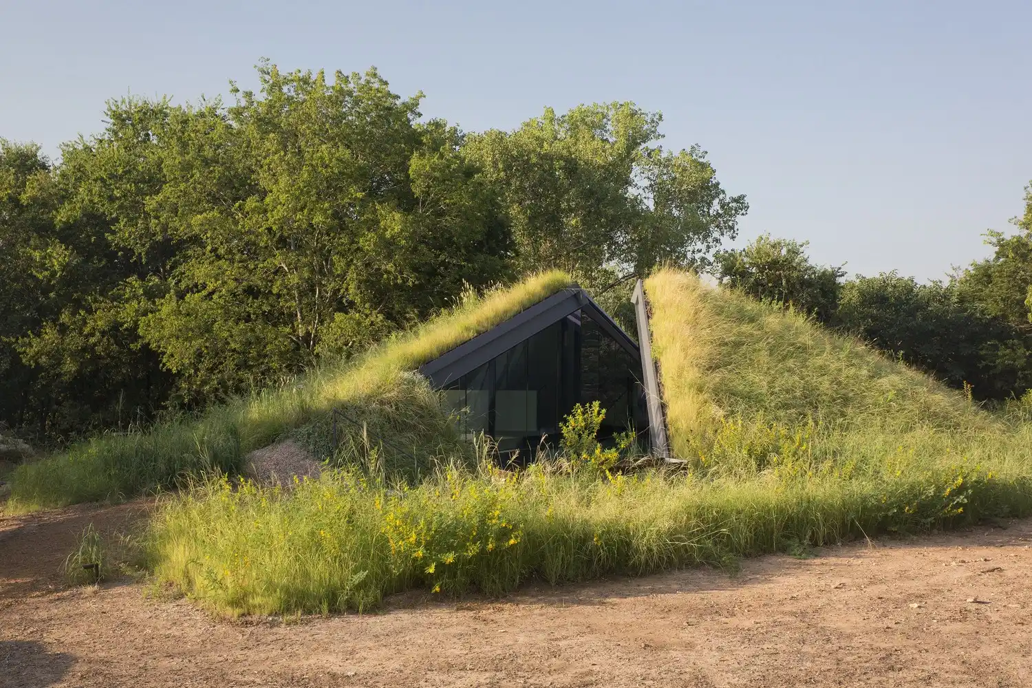 Amazing Green Roof on Edgeland House Architecture Design by Bercy Chen Studio