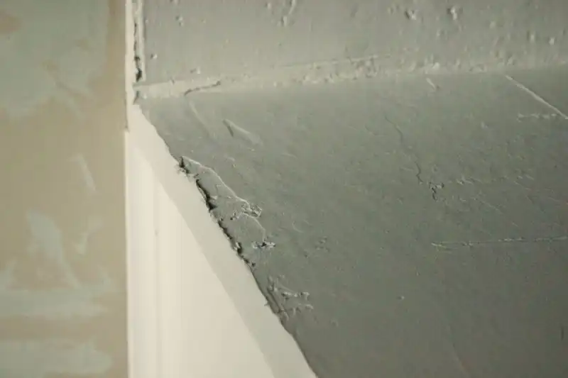 Apply more concrete on top