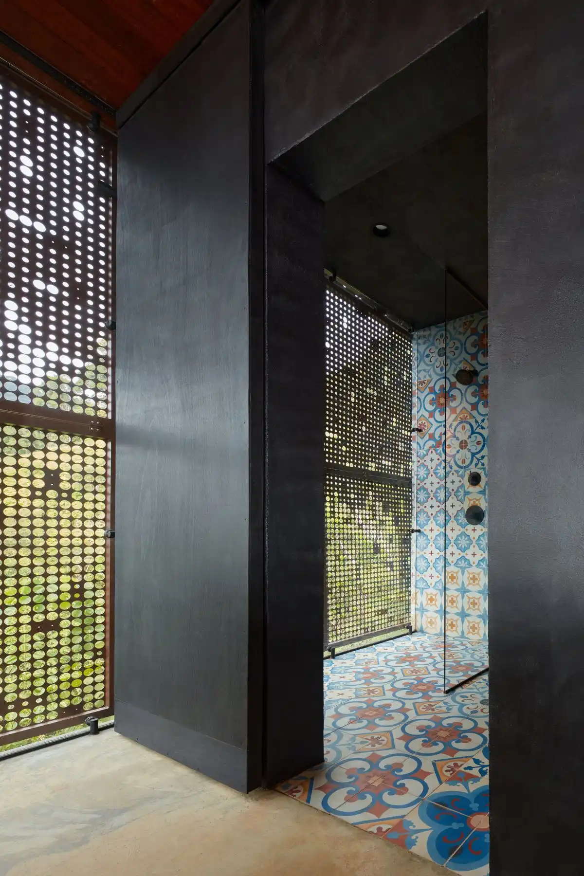 Atelier Costa Rica house with Green Roof by Formafatal tiles