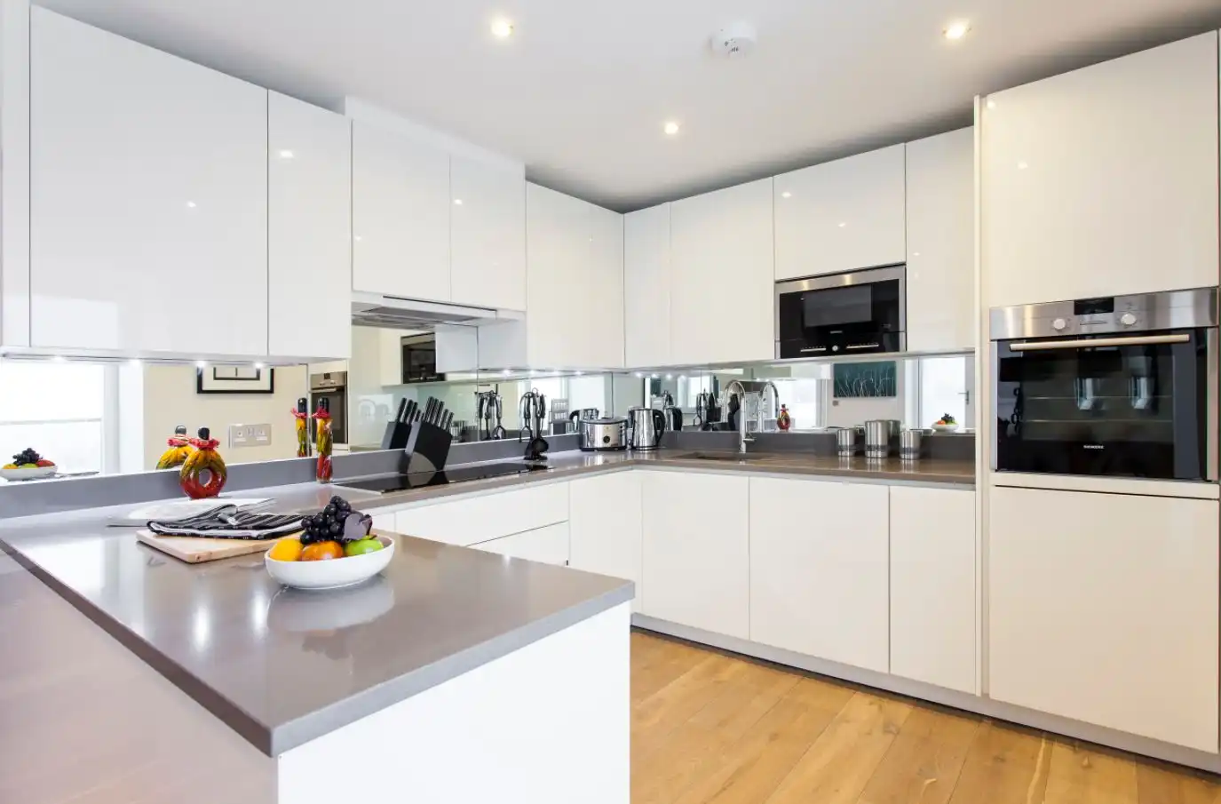 Backsplash kitchen with mirror