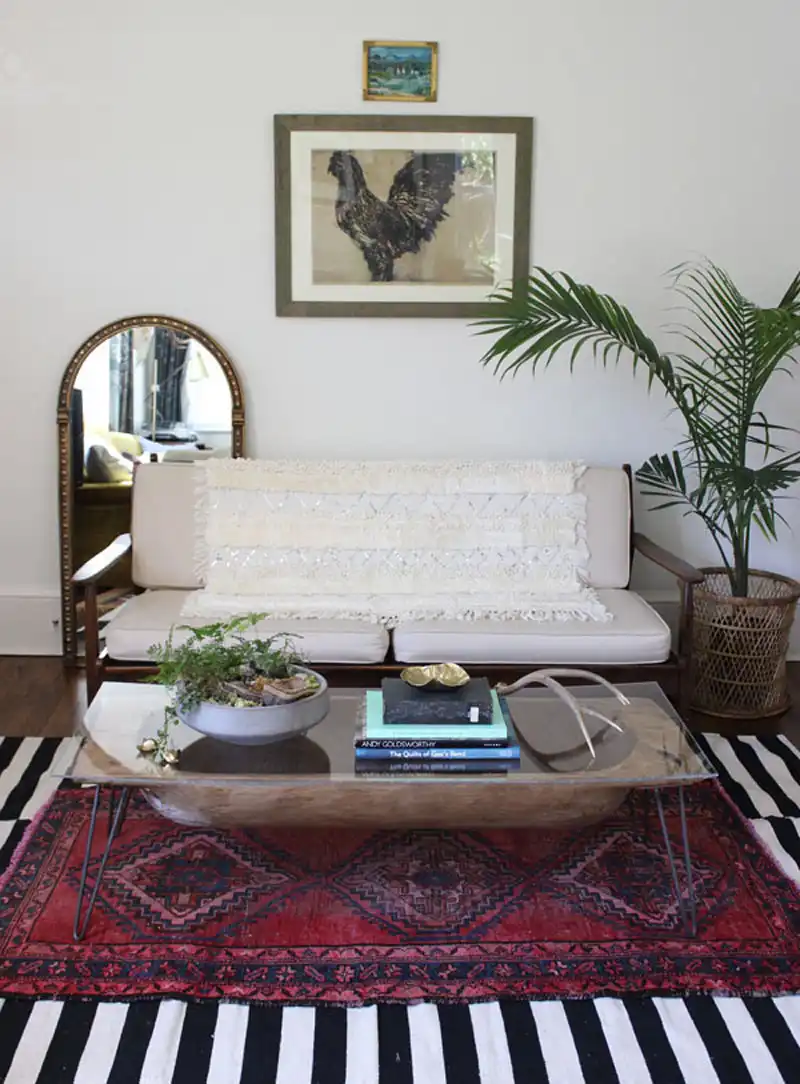 Basic and colorful layered rugs