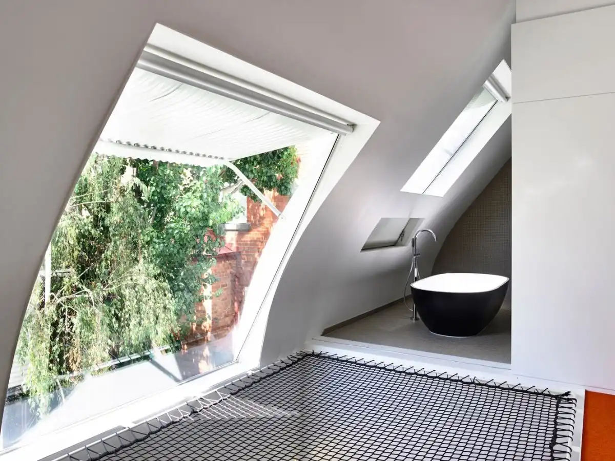 Bathroom Open space and nets and King Bill Austin Maynard Architects