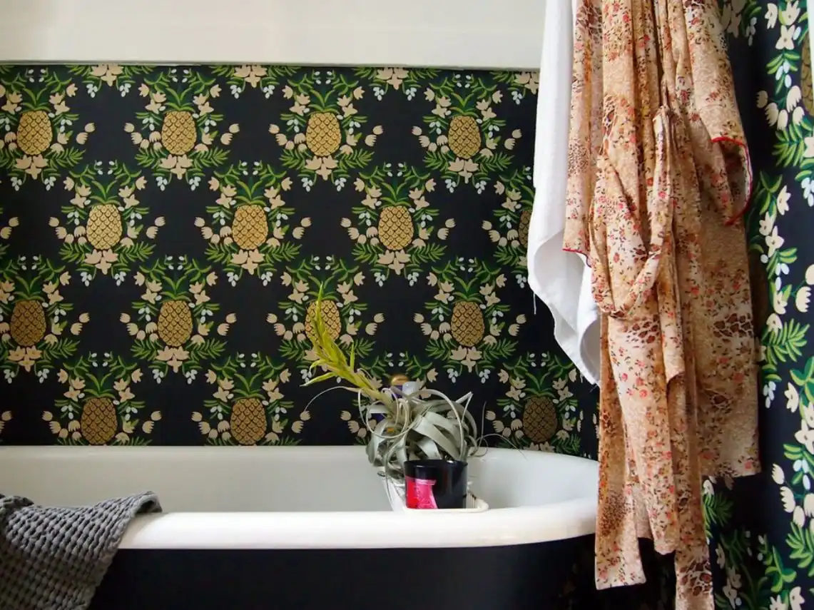 Bathroom wallpaper for bathtub are with pineapple decor