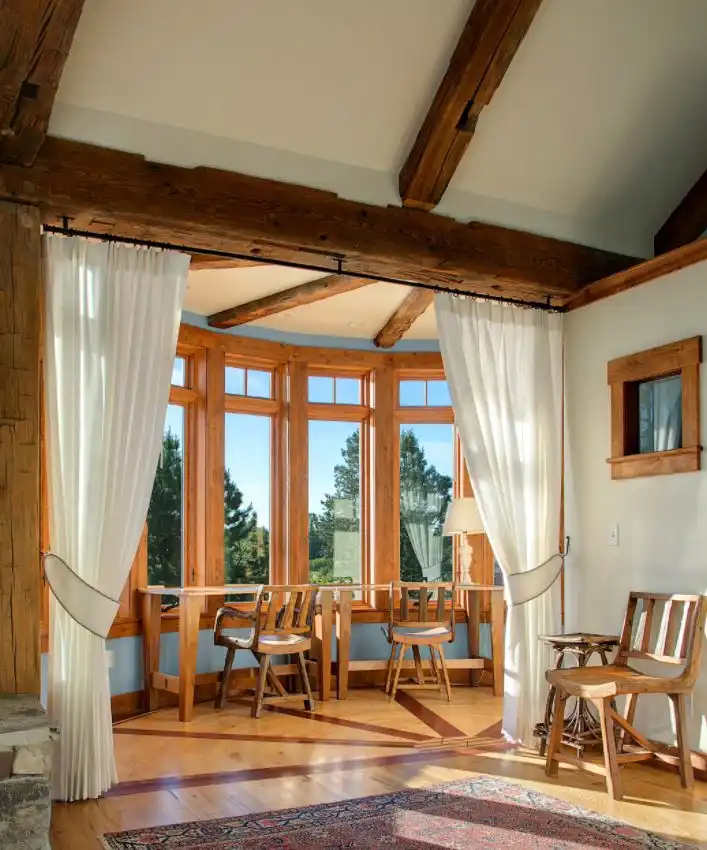 Bay windows curtains room divider