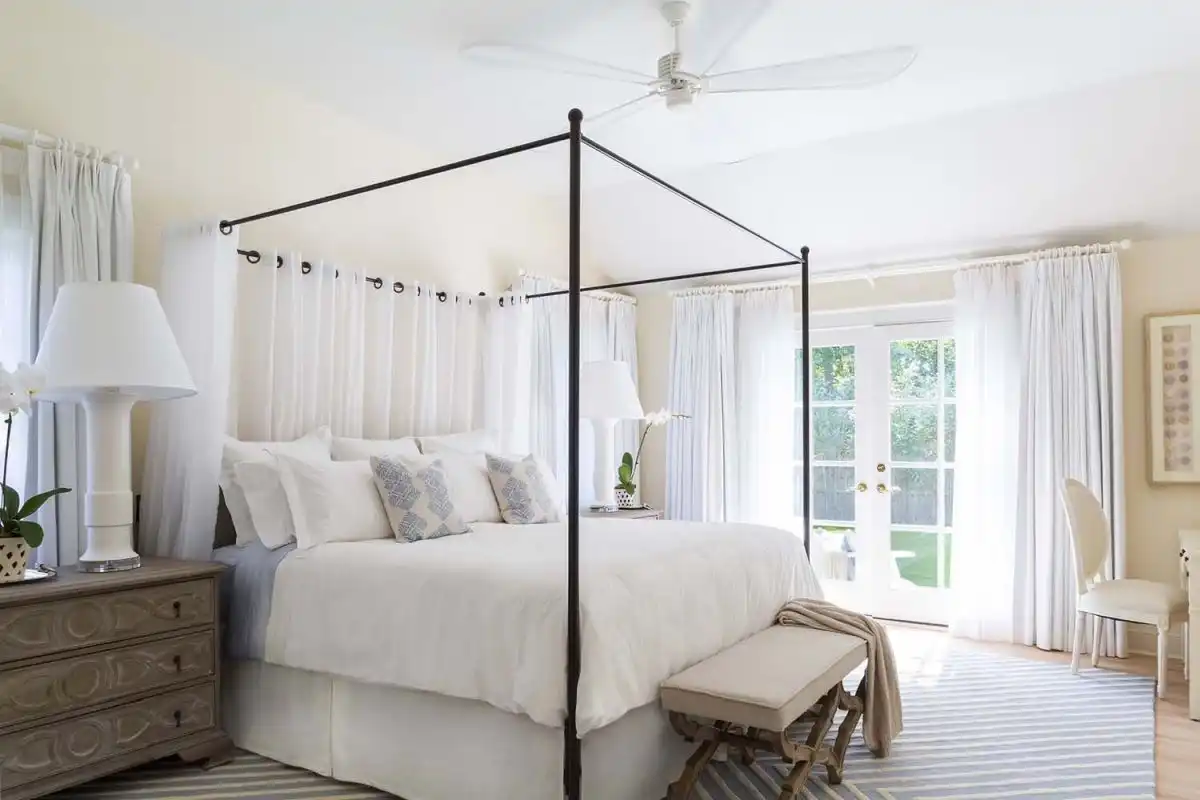 Beach cottage canopy bedroom