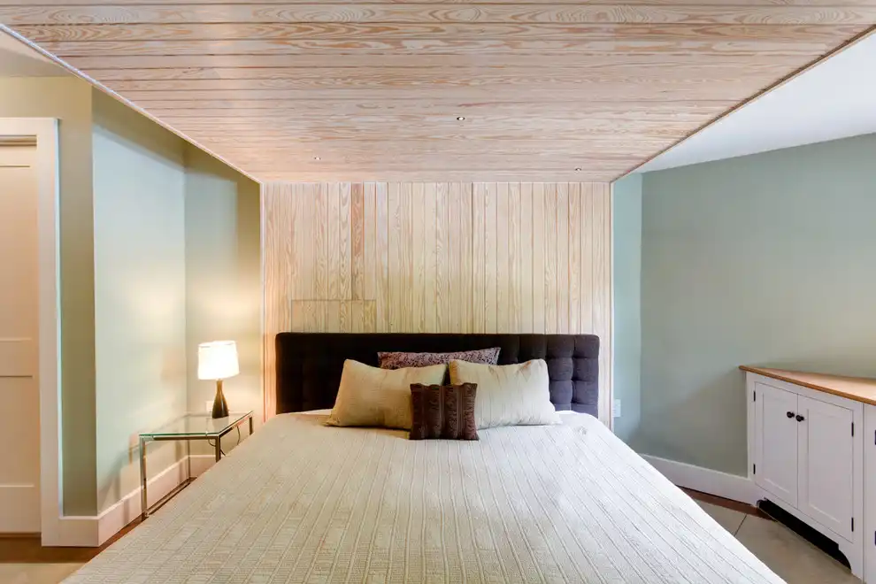 Bedroom ceiling