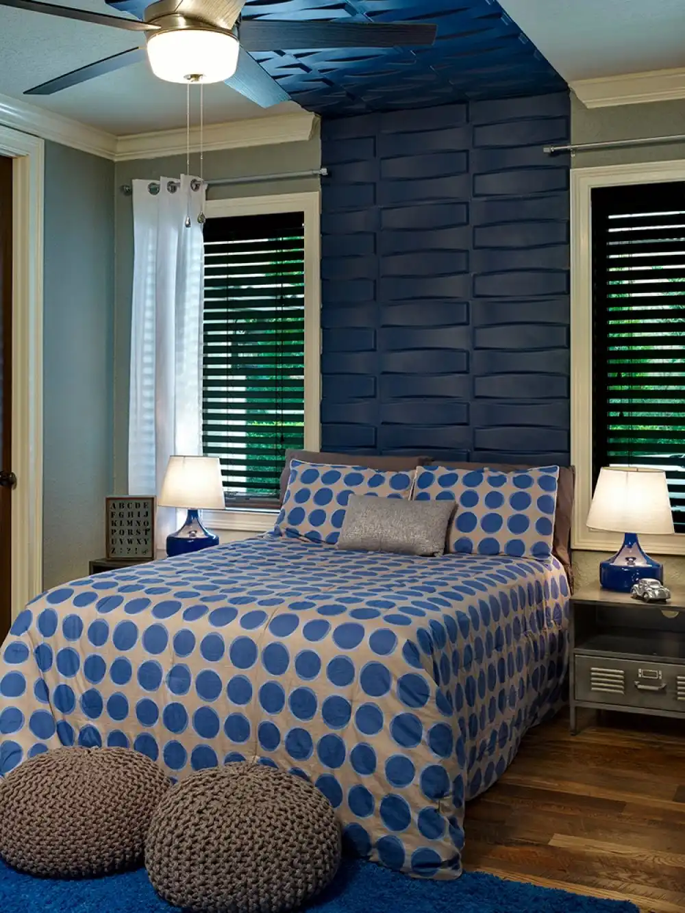 Bedroom with a architectural indigo headboard