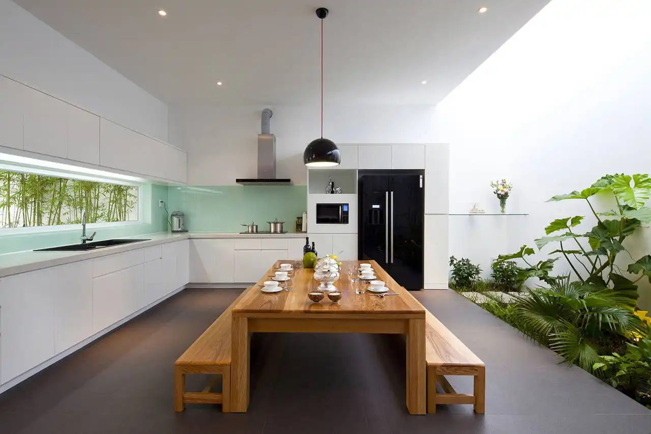 Bench kitchen seating and natural flowers