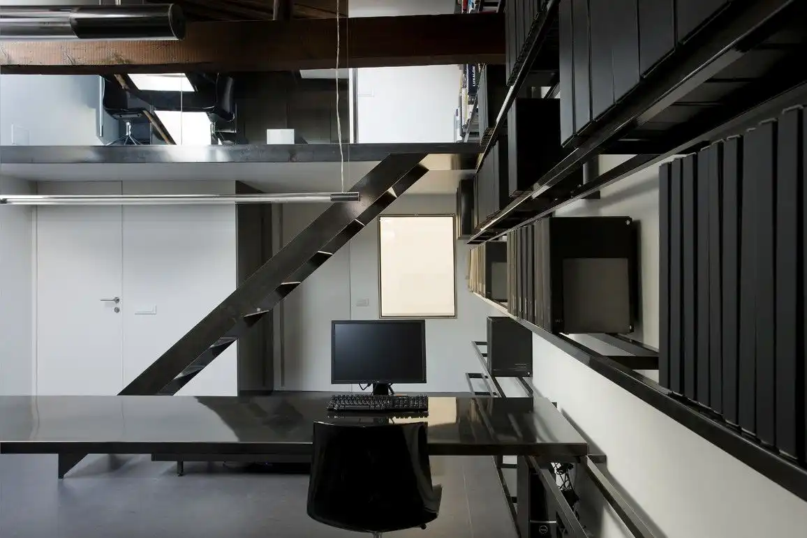 Black Estúdio Blurlogroño design by Blur Arquitectura