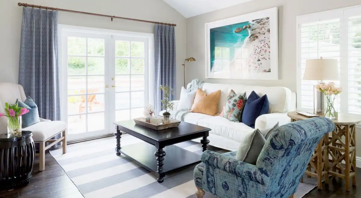 Black bard interior design
