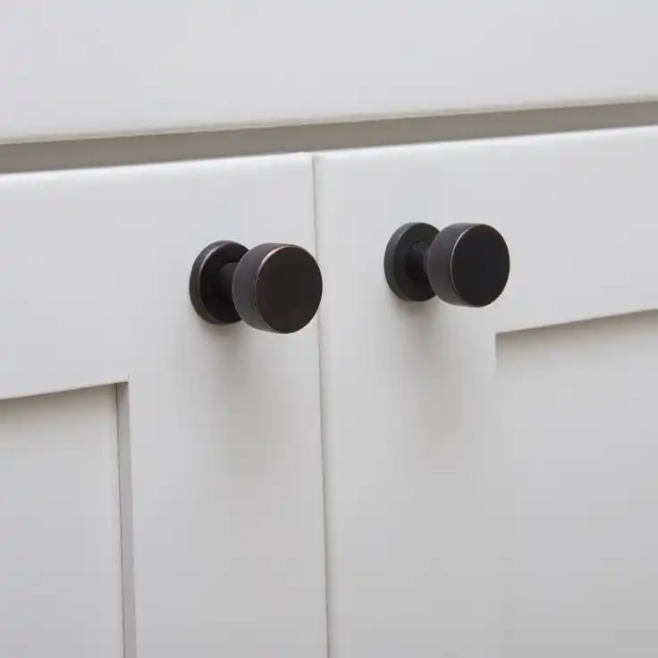 30 Best Knobs and Pulls for White Kitchen Cabinets