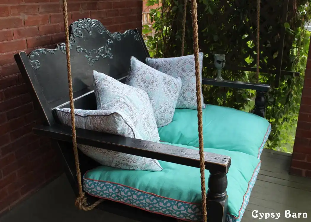 Hanging pallet swing bed
