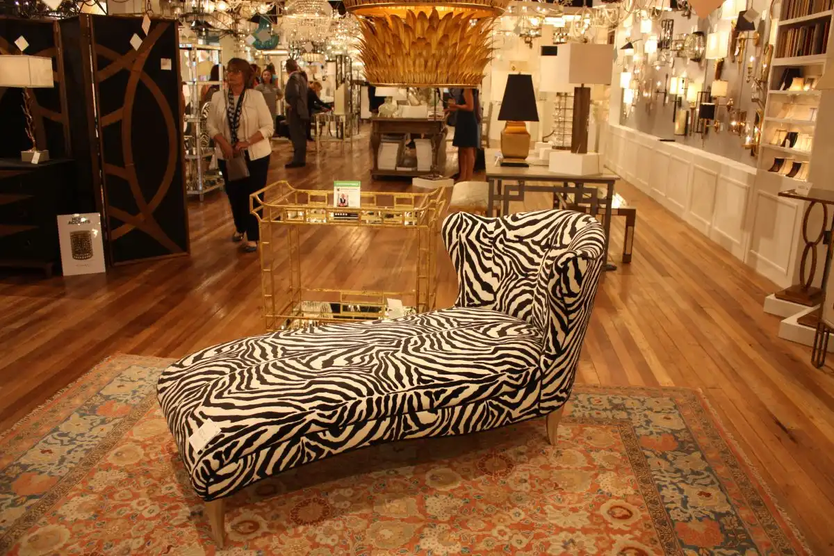 Bnech lounge chair