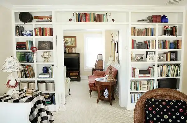 Bookshelves built in