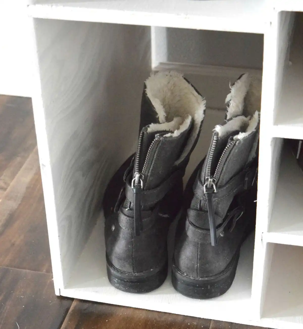 Boot shoe shelves