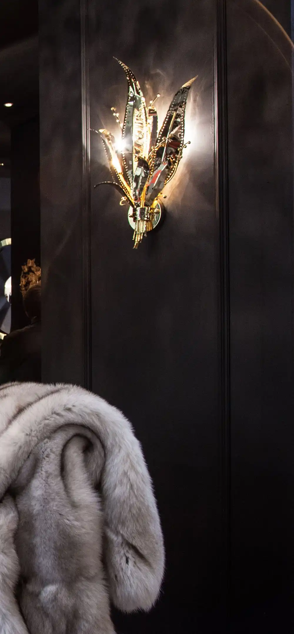 Botanica Wall Sconce Lamp in Gold