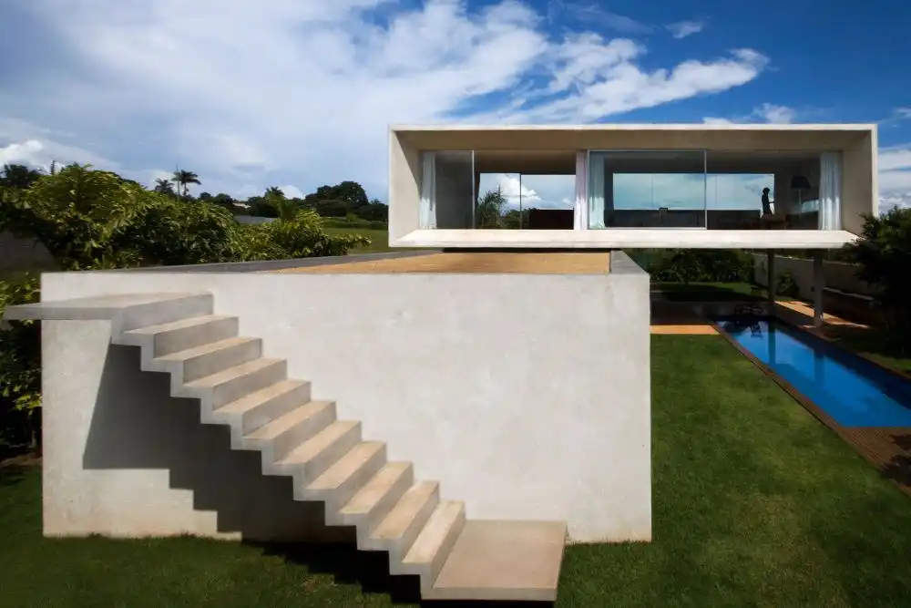 The top of the bottom volume can be used as a deck/ terrace and is a wonderful space from where to admire the views