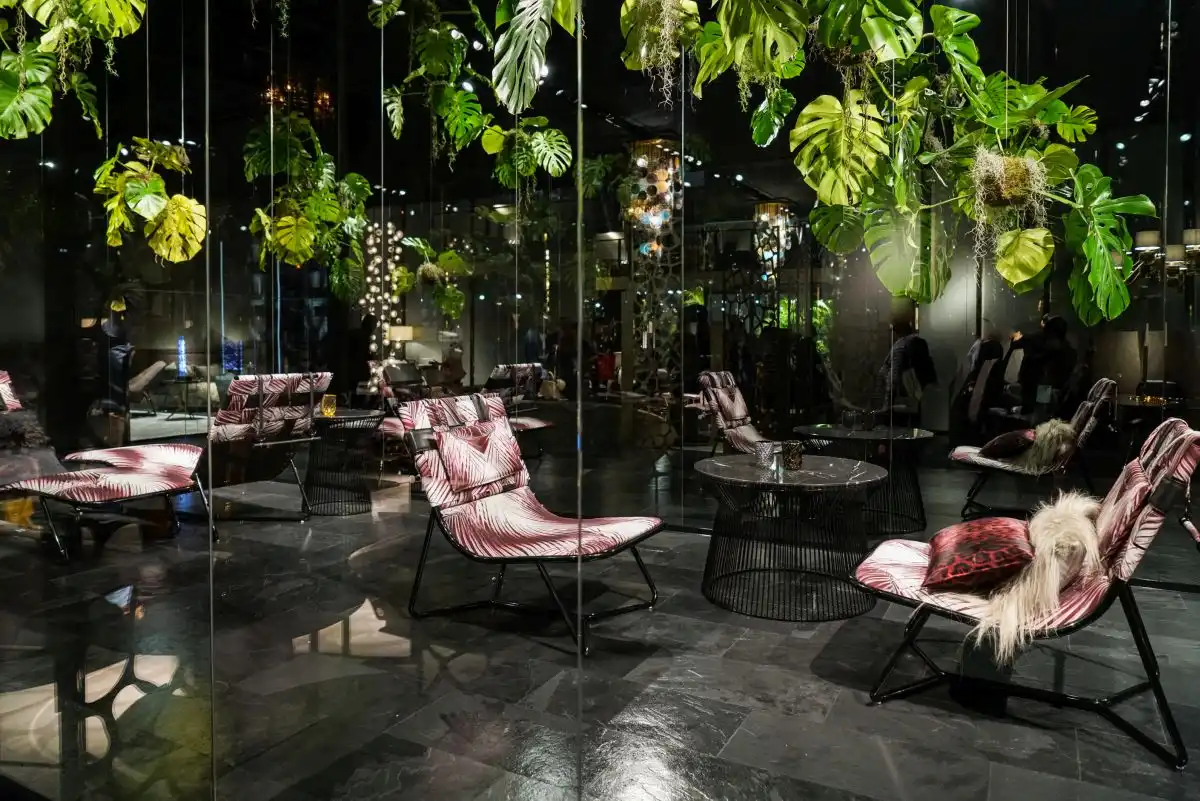 Using Mirrors in Luxury Spaces