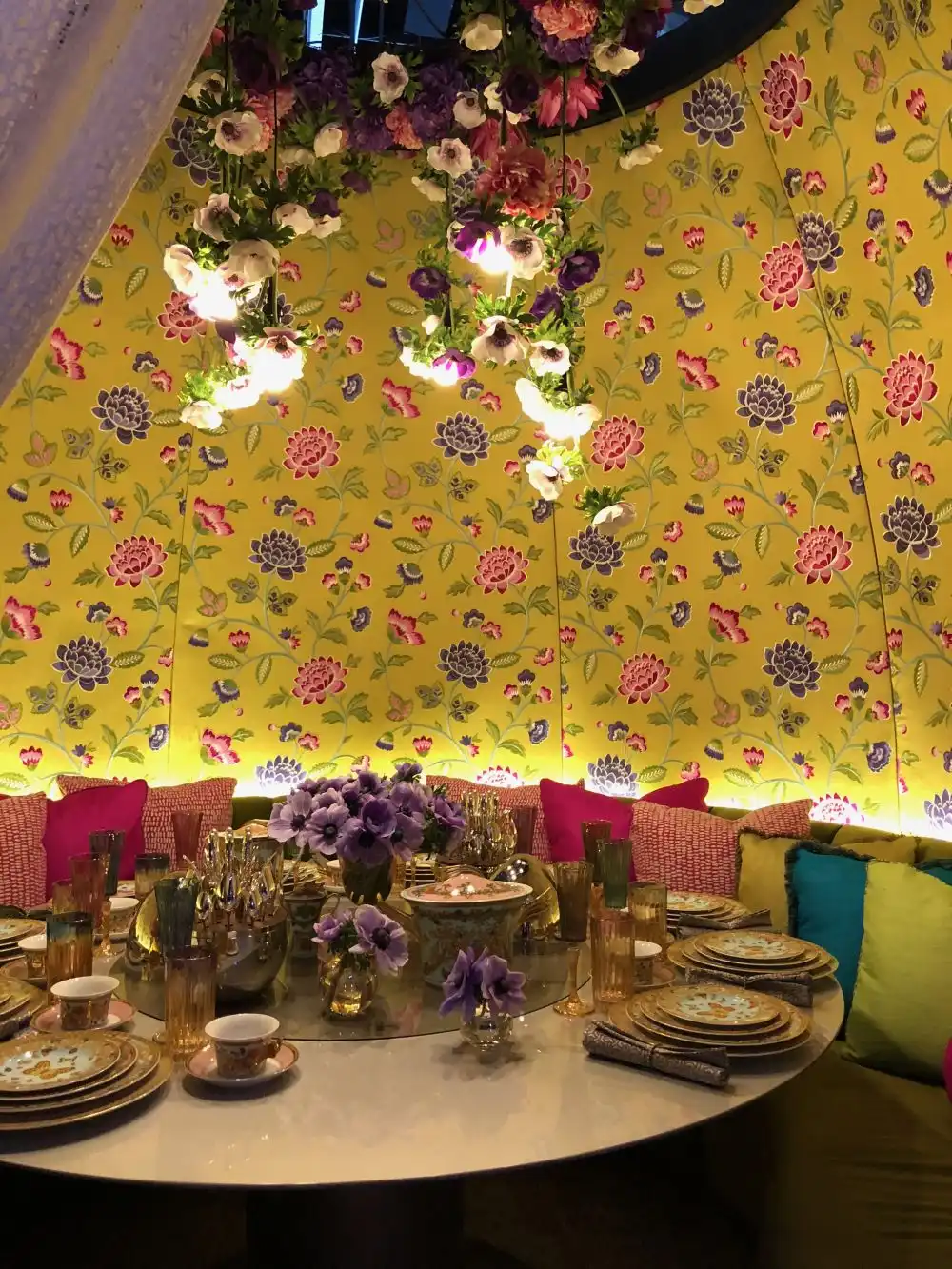 Bring some gold dishes for dining table