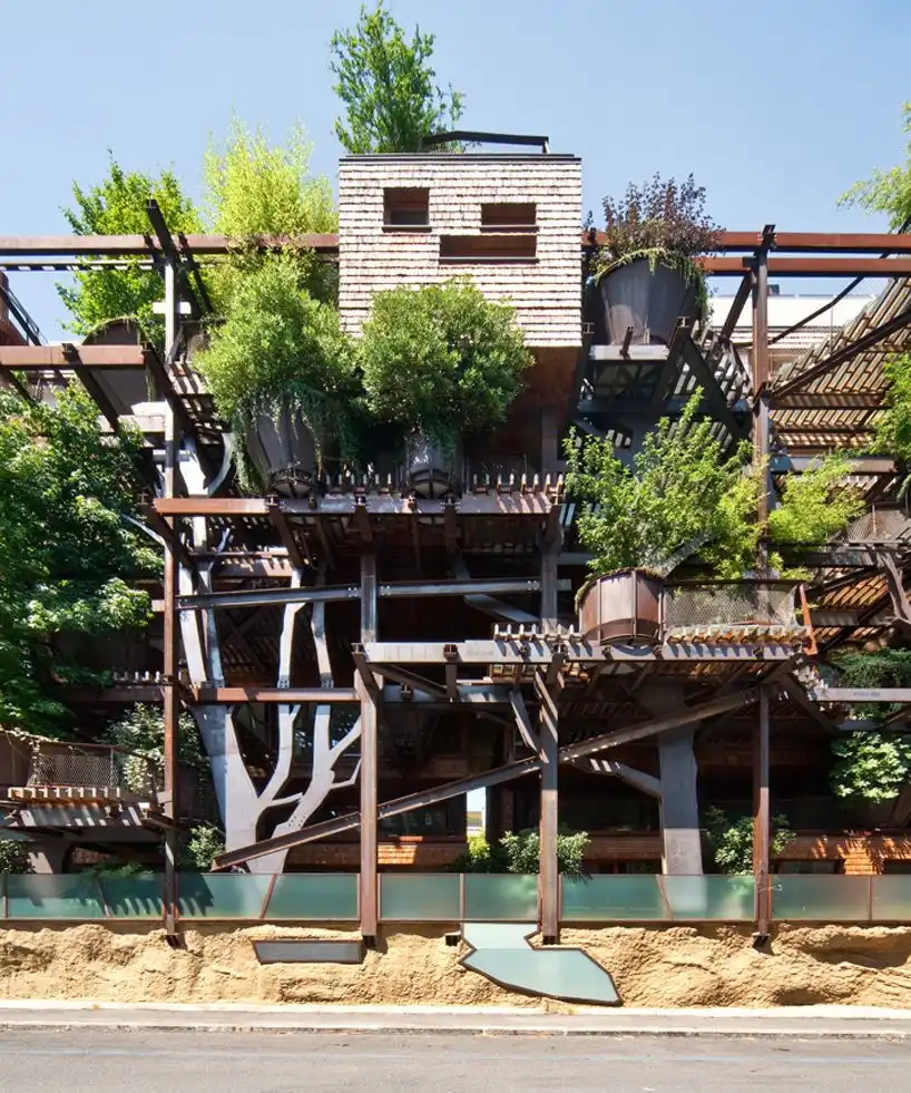 Building apartment with Green urban treehouse in torino