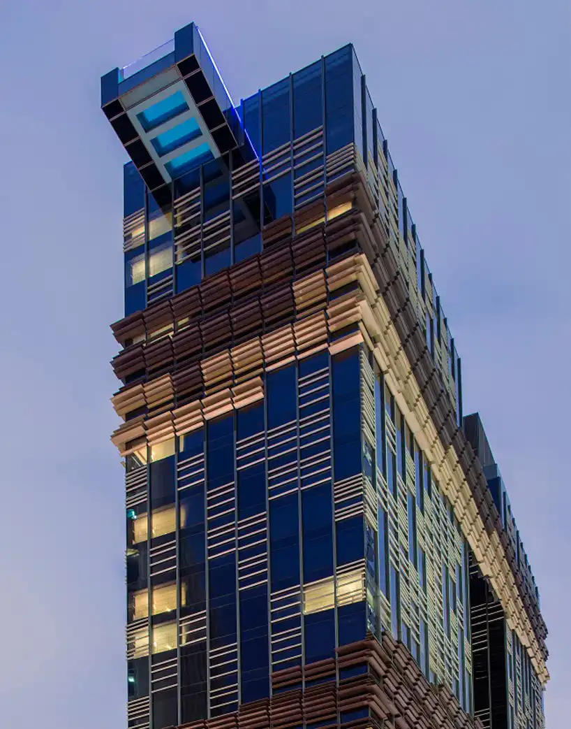 Building with glass pool cantilevers