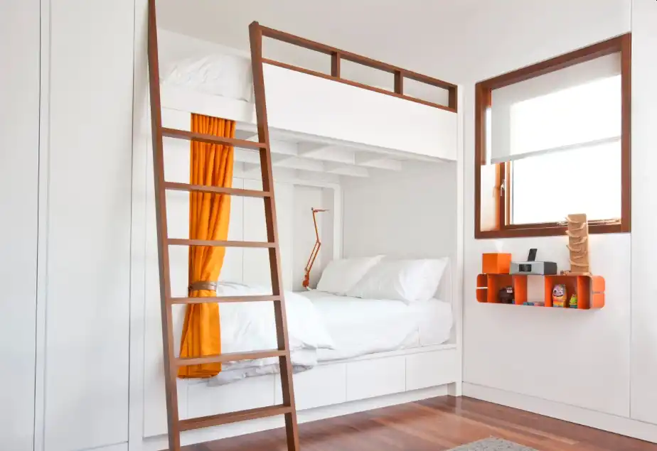 Bunk beds decor with orange bites