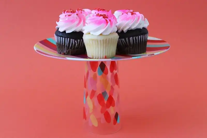 Cake stand from soda glasses