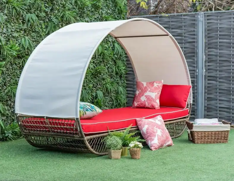 Chesterfield Outdoor Patio Daybed with Cushions