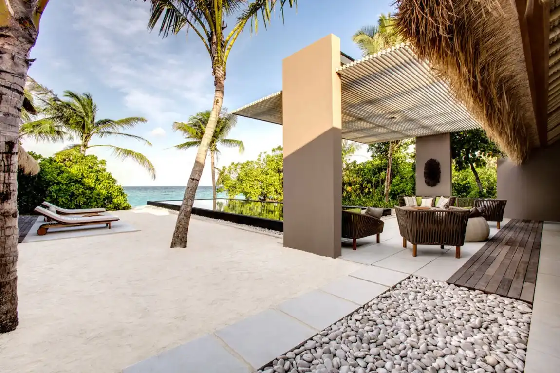Cheval Blanc Randheli Hotel pool Pergola