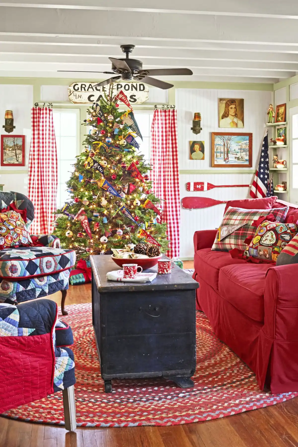 Christmas Camp Decor Ideas for TRee