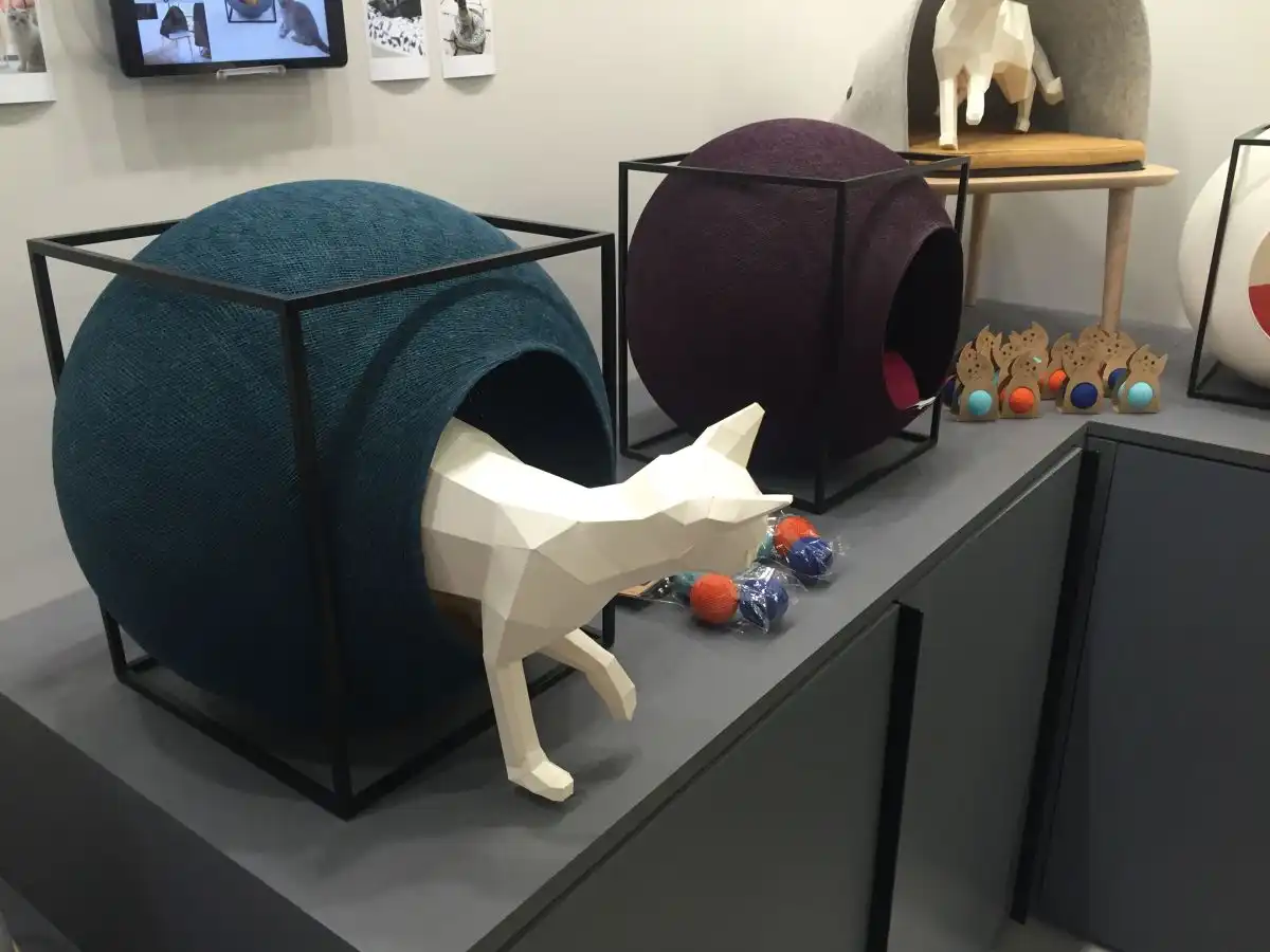 Classy Modern Cat Bed