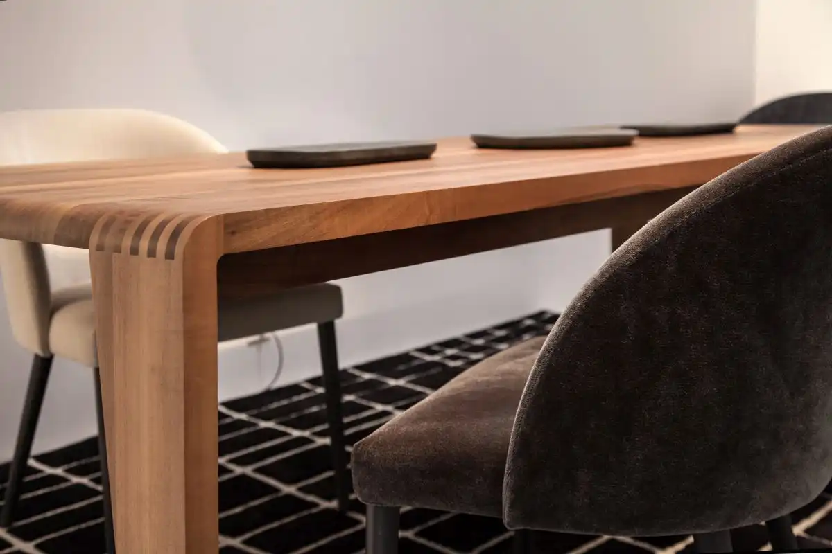 Clean dining table