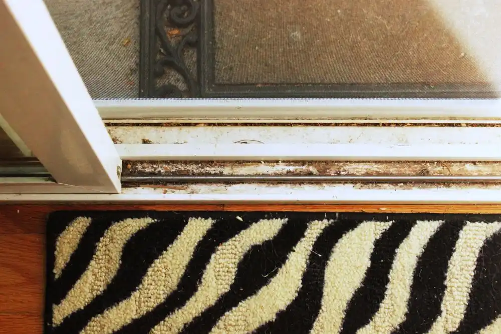Cleaning the doors and windows track