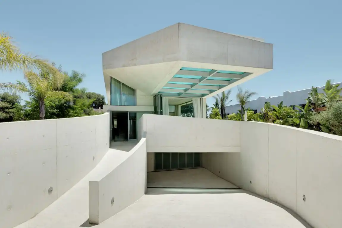 Concrete Jellyfish House by Wiel Arets Architects