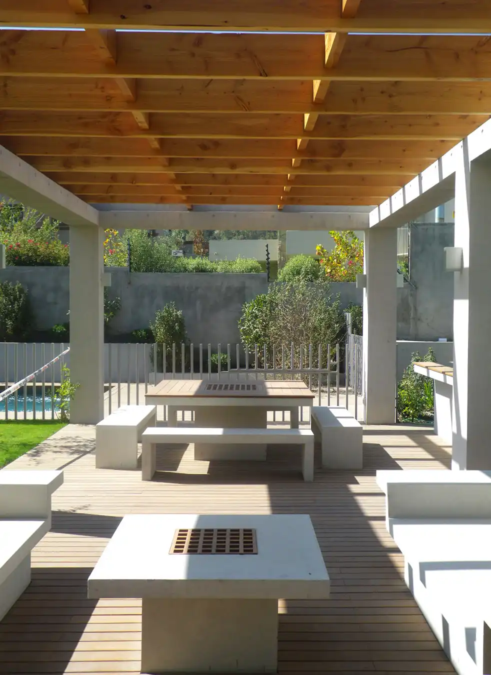 Concrete furniture for pergola area Casa Ovalle Salinas by Jorge Figueroa Asociados