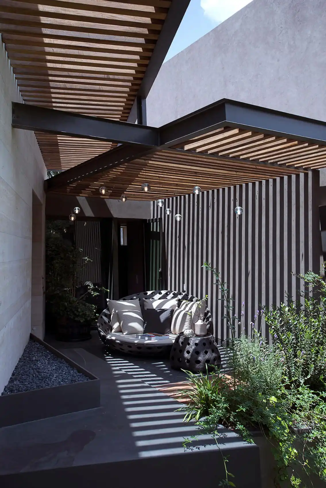 Contemporary Pergola Design Vieyra Arquitectos Design a Contemporary Home