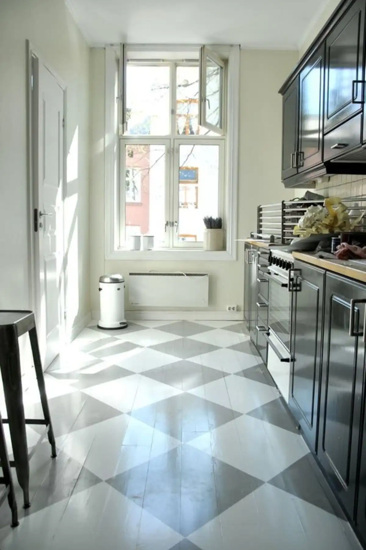 Contrasting Painted Checkered Floor