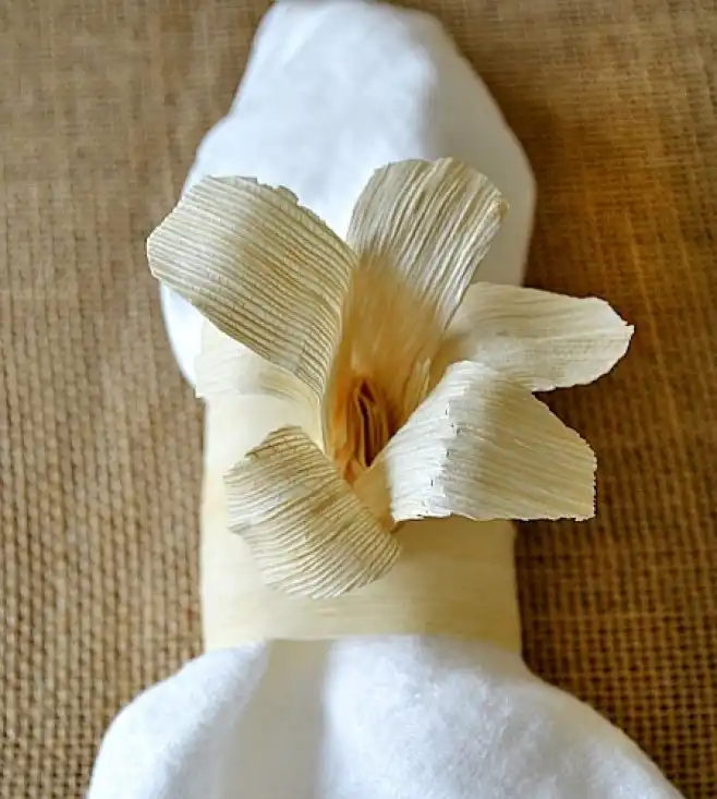 Corn Husk Flower Napkin Rings
