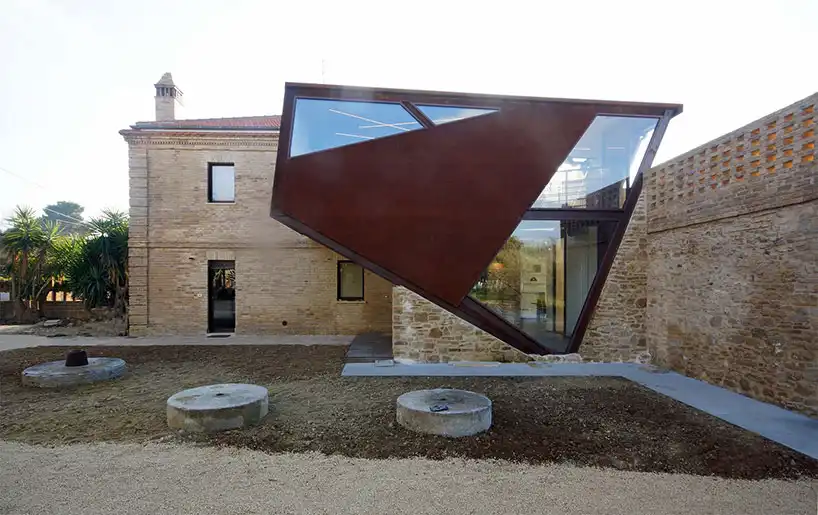 Corten Building extension Design