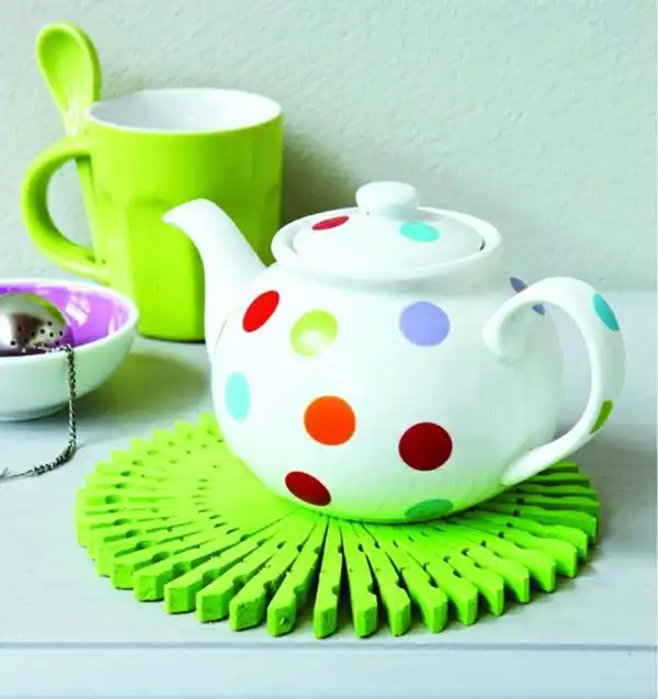 Creative Trivets from Clothespins