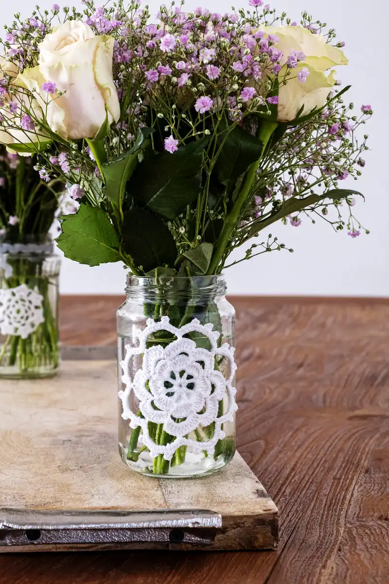 Crochet mason jar vases