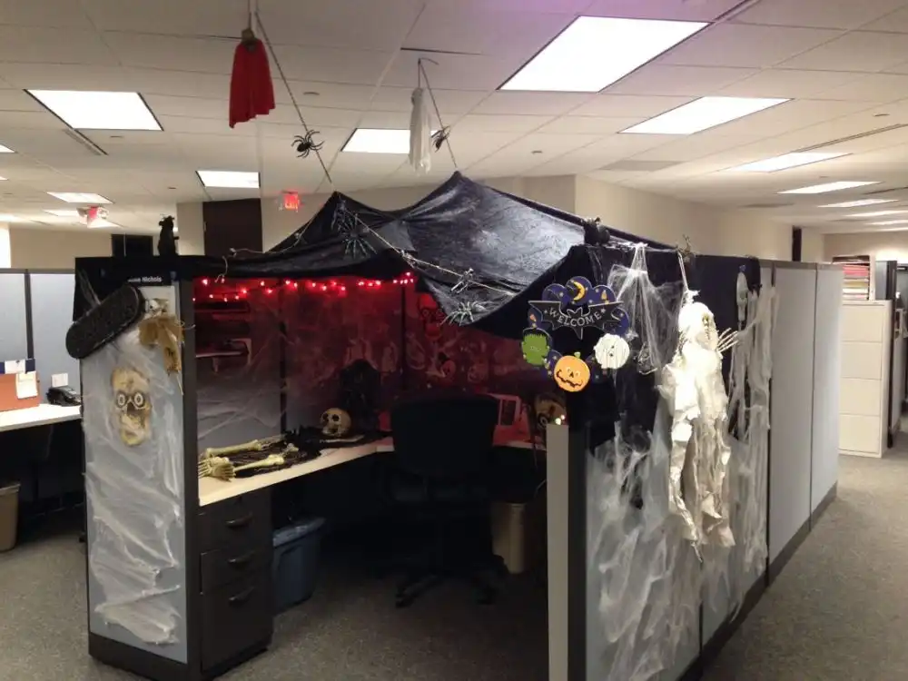 Cubicle Halloween Decor Ideas