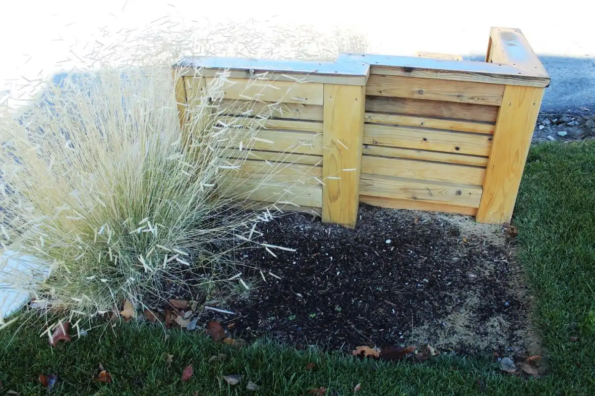 Curb Appeal - short fence and plants