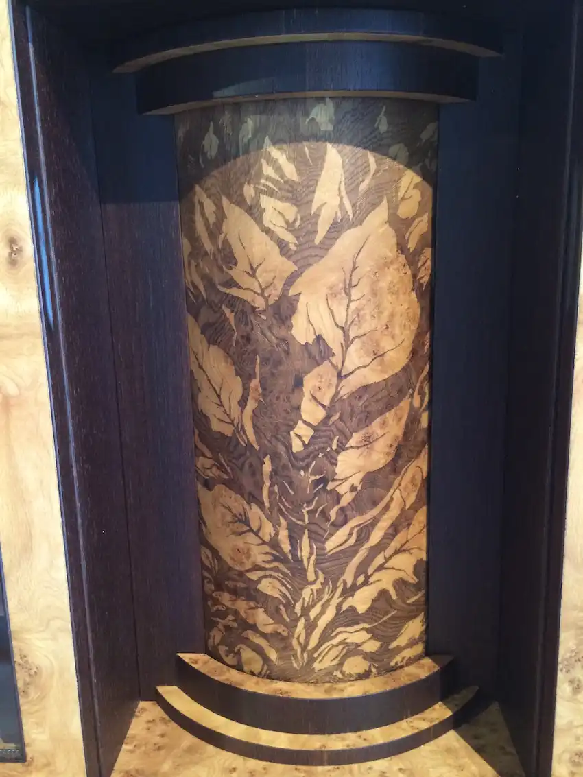 Curved bar inlay