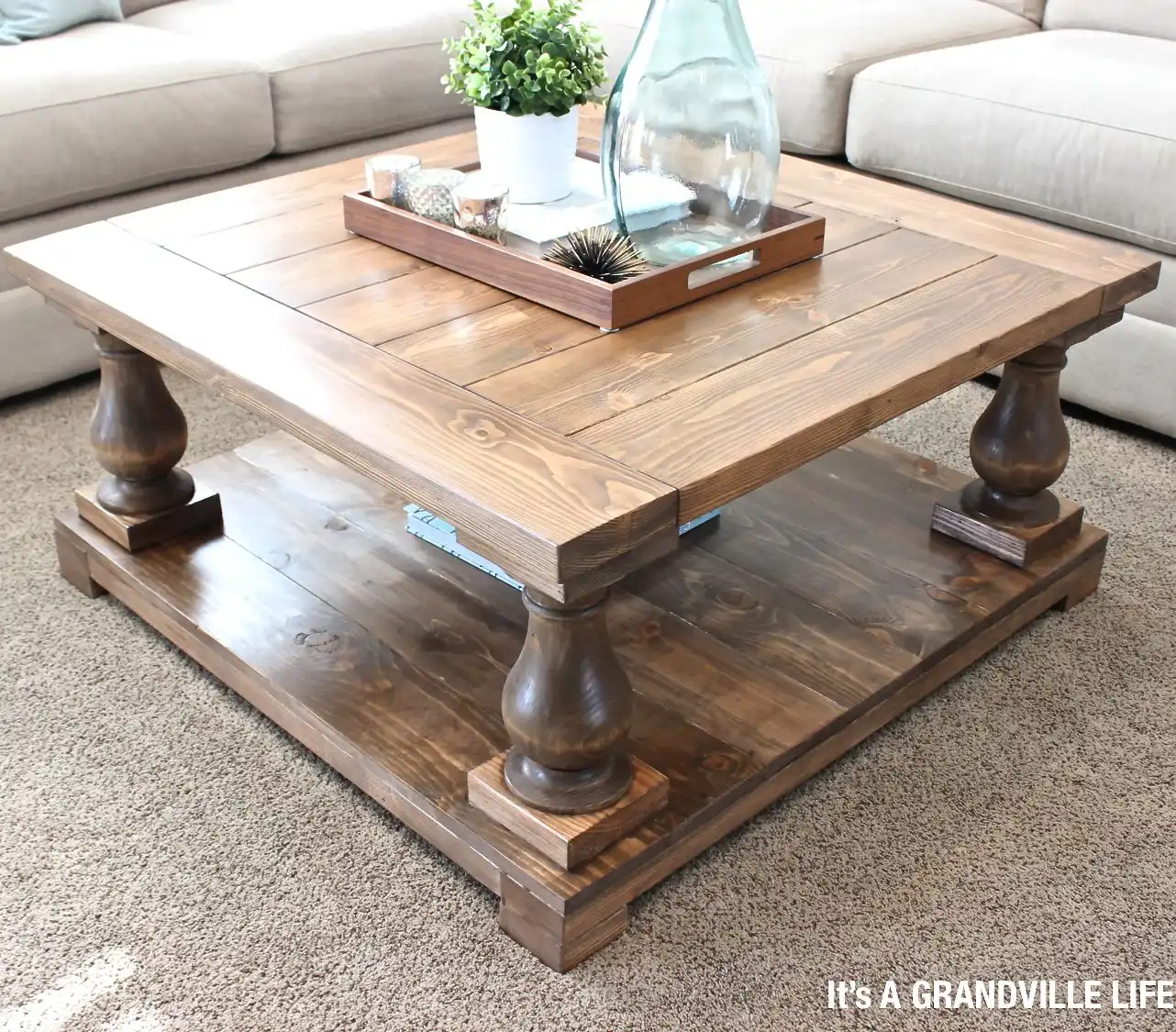 How to Decorate a Coffee Table
