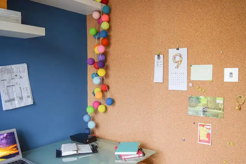 DIY CORKBOARD WALL