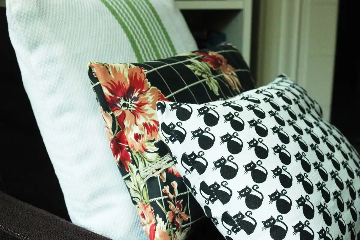 DIY Dish Towel Pillows selecting your dish towels is texture